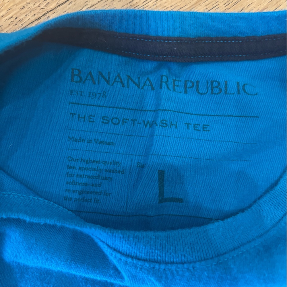 Men’s Banana Republic Soft Wash T-Shirt - Picture 2 of 4
